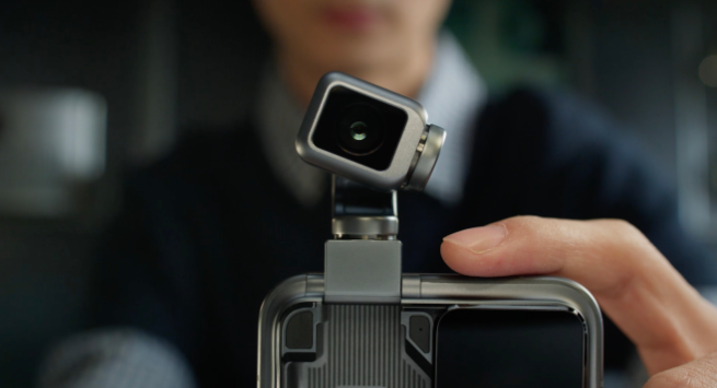 Honor “Robot Telefon”unu təqdim etdi: Hərəkətli kamera və süni intellektli köməkçi